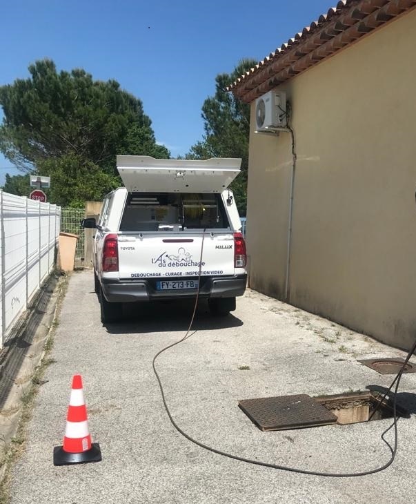 unclogging the drain in Cannes